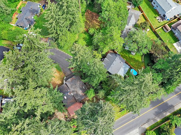 4th image of 10212 Interlaaken Dr SW