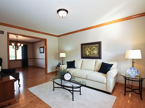 2nd image of 10700 Tower Dr