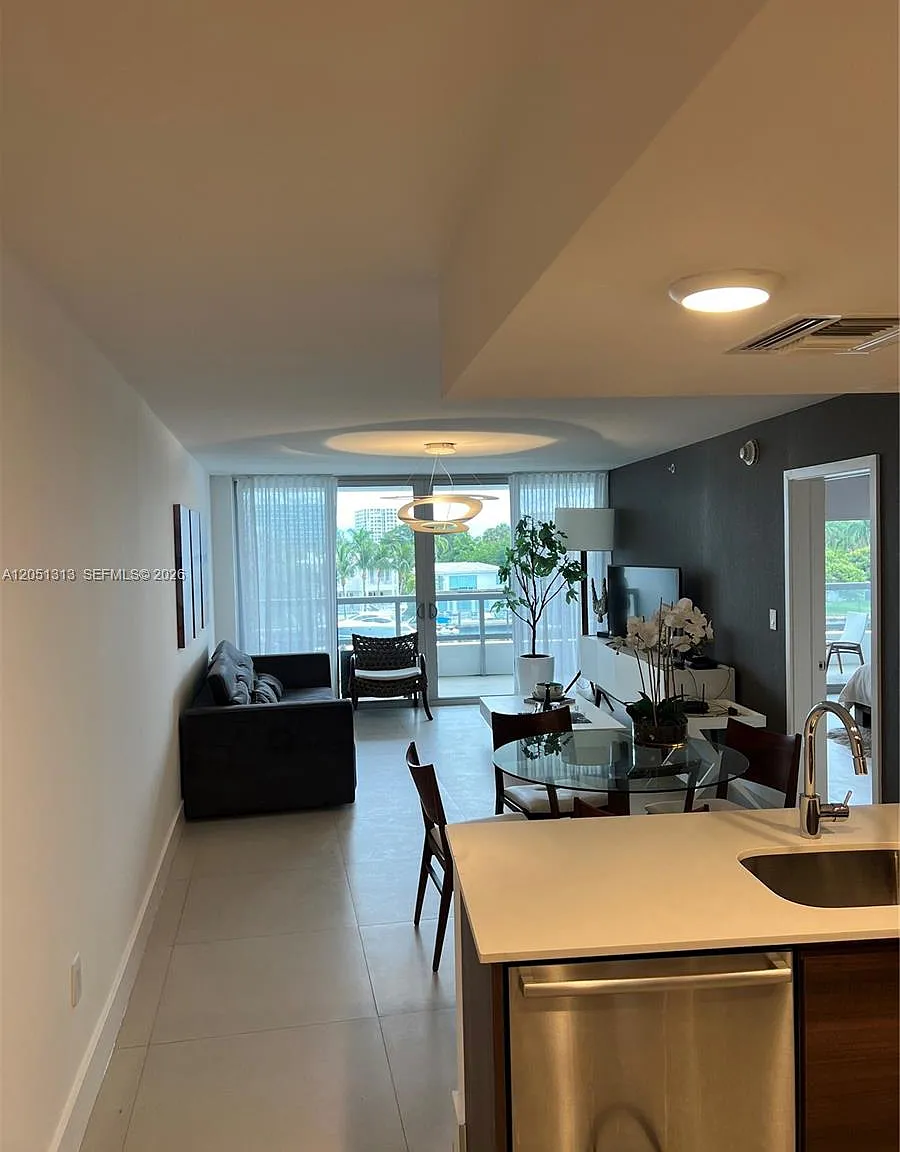 The Ivory Residence Condo — Photo 2