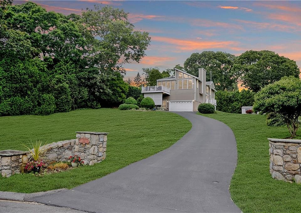 1st image of 9 Reed Dr