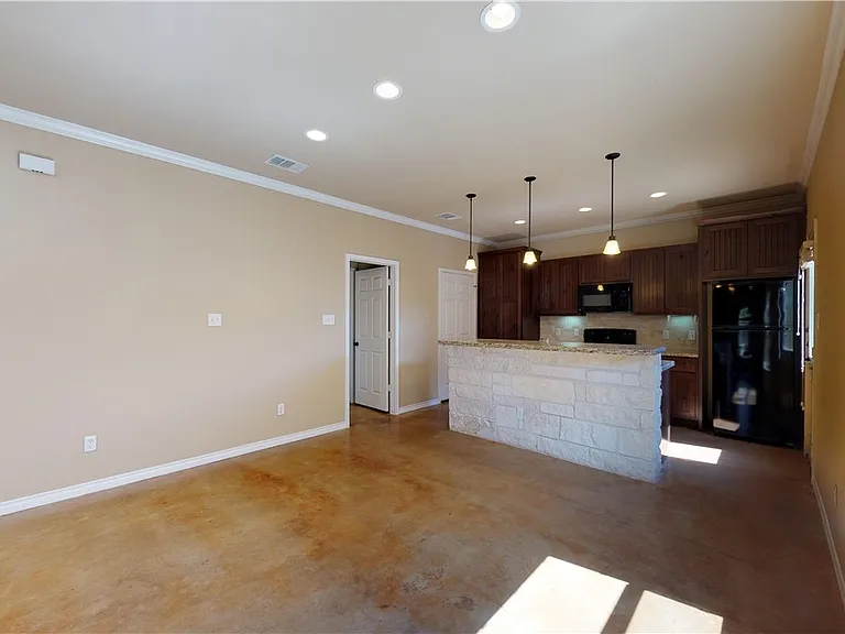3412 Cullen Trl — Photo 8