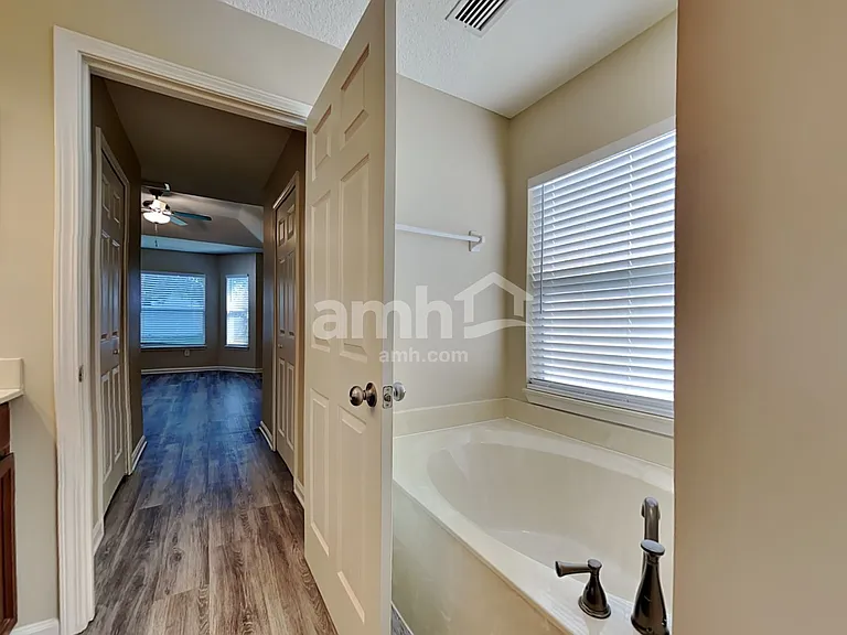 947 Silver Spring Ct — Photo 13