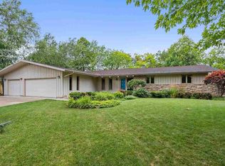 1511 N Briarcliff Dr, Appleton, WI 54915