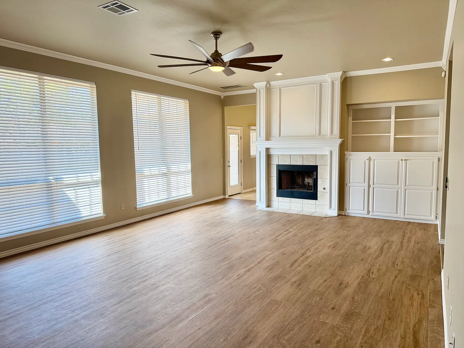 3 bed, 1856 sqft, $2,500 — Photo 3