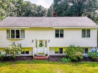 5 Old Bear Hill Rd, Merrimac, MA 01860