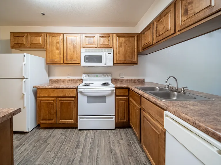 Pusch Ridge Apartments — Photo 21