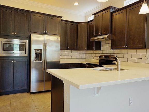 3rd image of 9001 Laureate Blvd