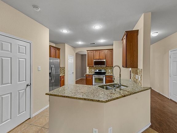 5th image of 4513 Dogwood Dr