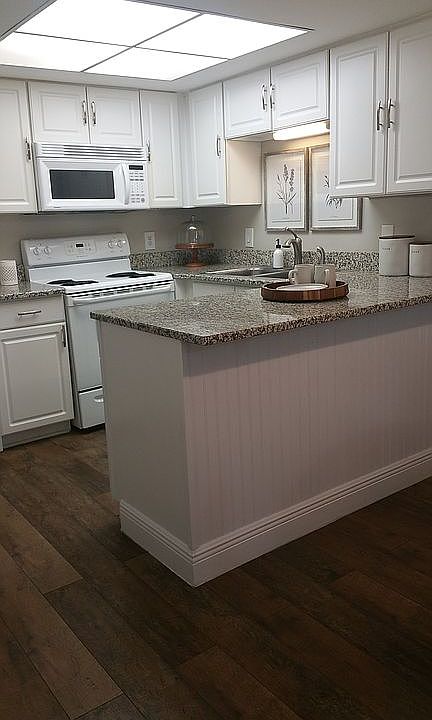 1st image of 106 Windtree Ln #106