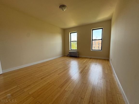 4th image of 11880 Metropolitan Ave APT 6FF