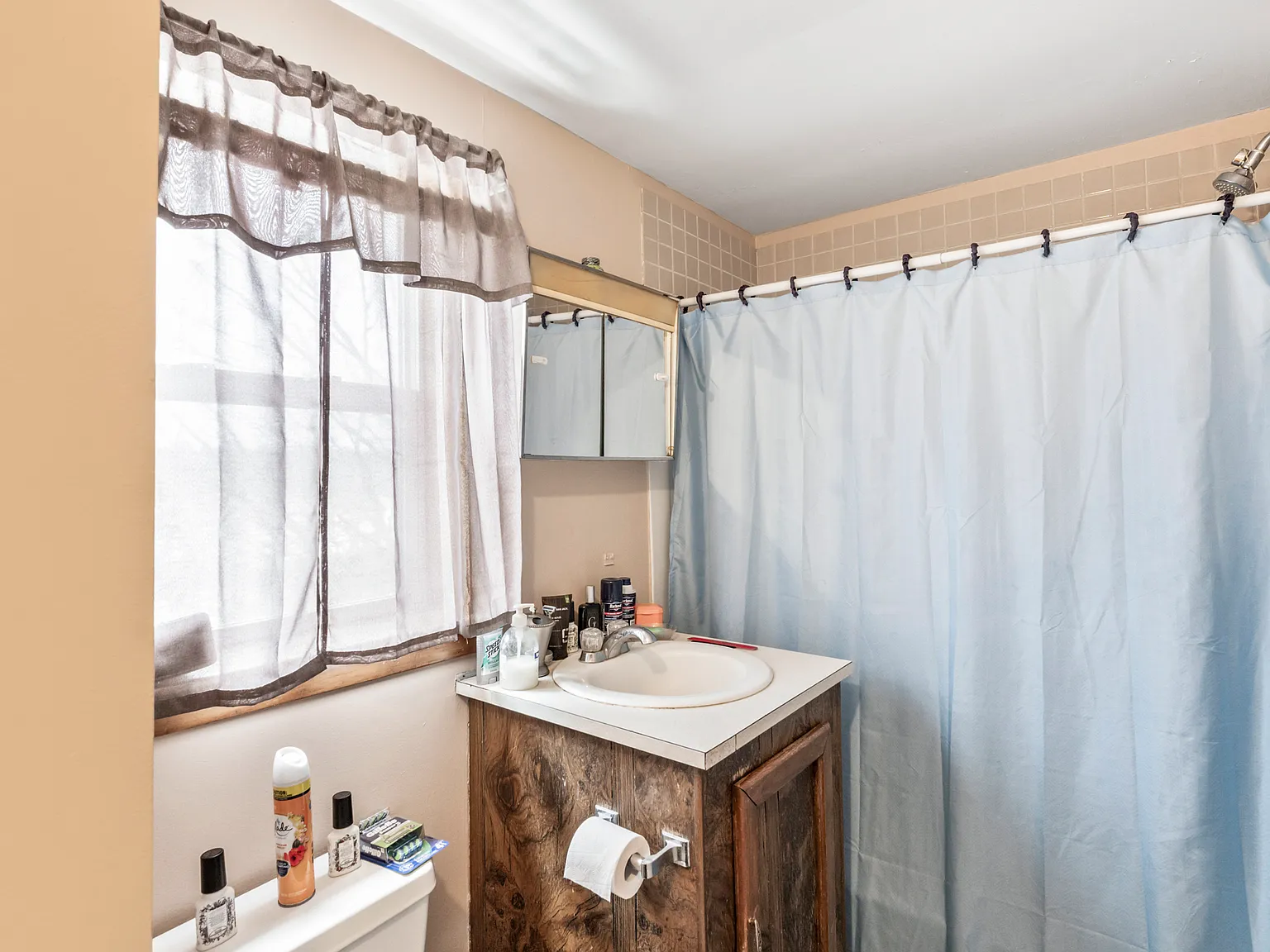 2 bed, $1,600 — Photo 3