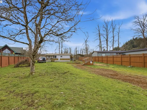 2080 Harbor Dr, Springfield, OR 97477