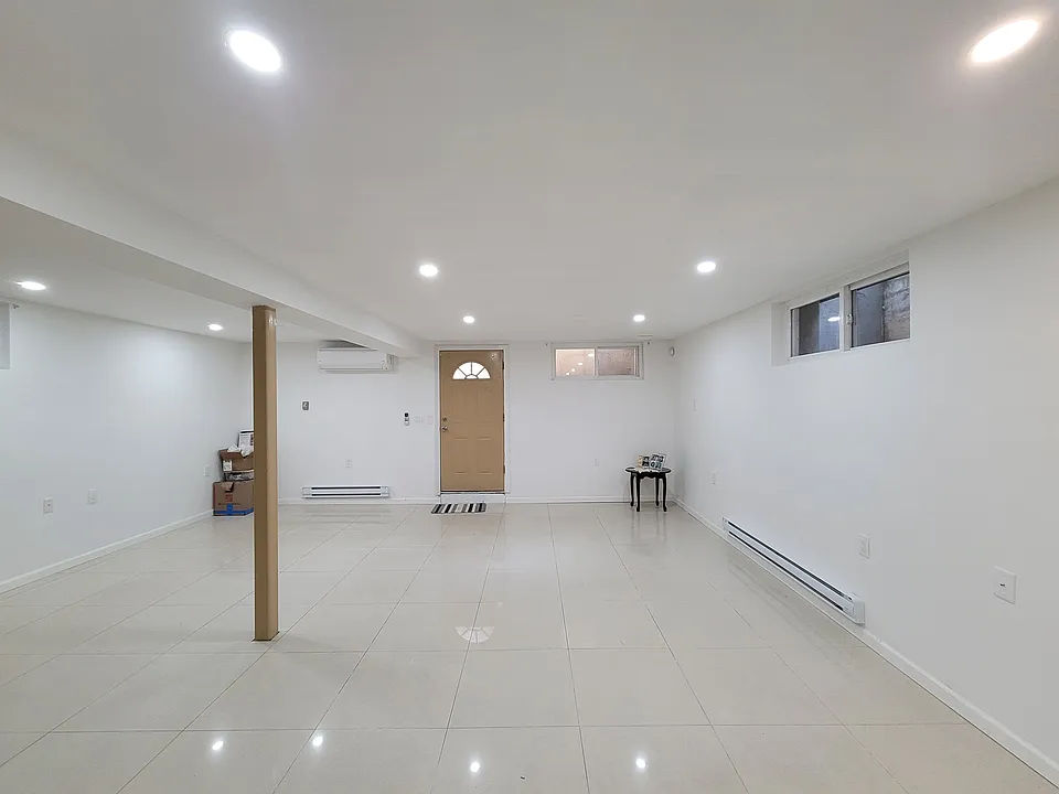 Building Photo 4
