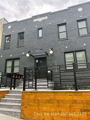 1213 Queen St NE Photo 1