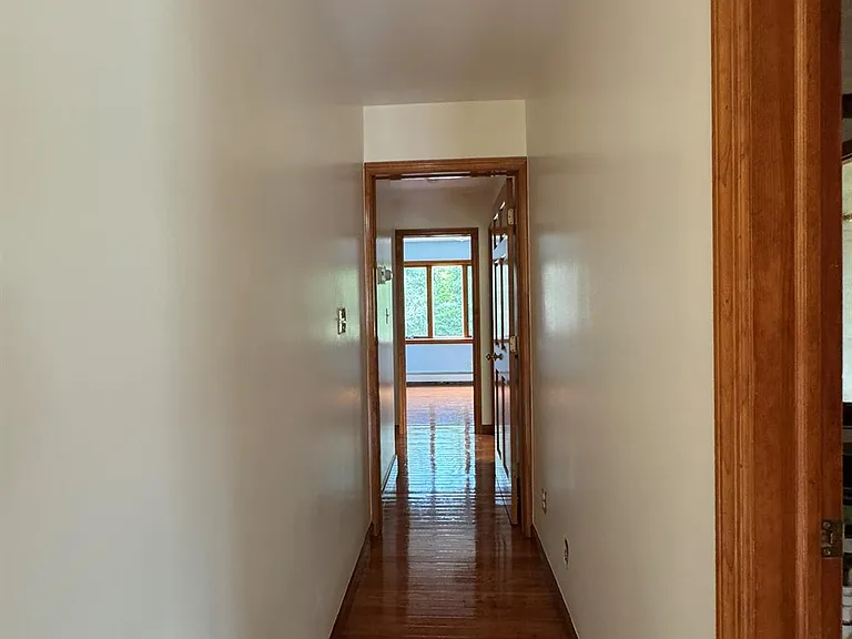 227 Beverly Rd — Photo 17