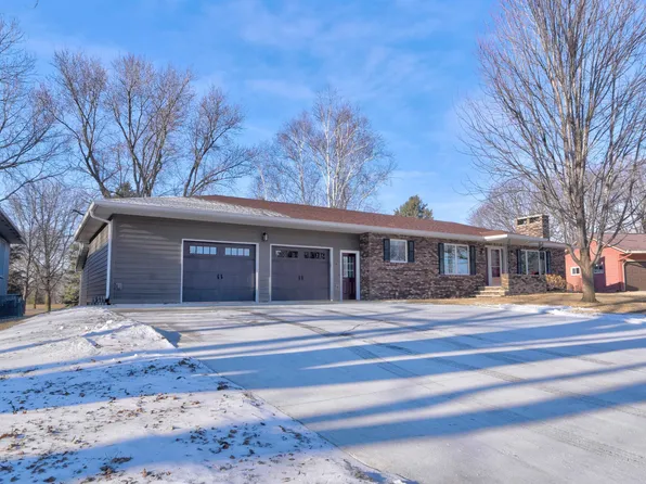 109 Golf Course Dr, Armstrong, IA 50514