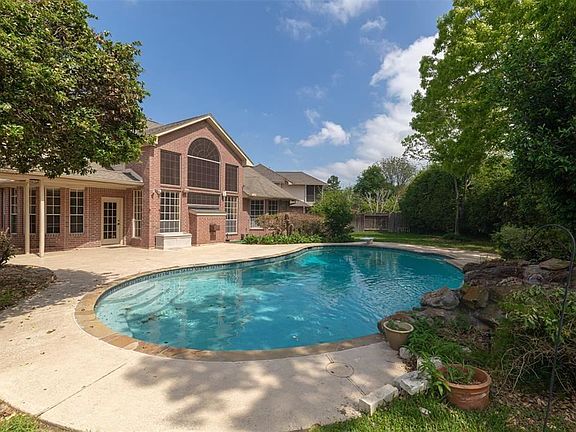 3rd image of 2219 Winberie Ct