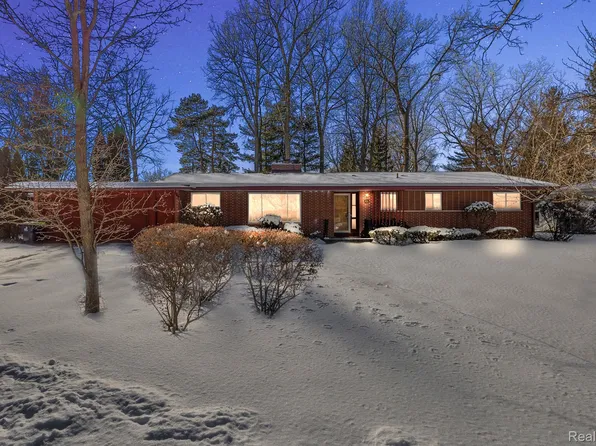 4517 Andre St, Midland, MI 48642