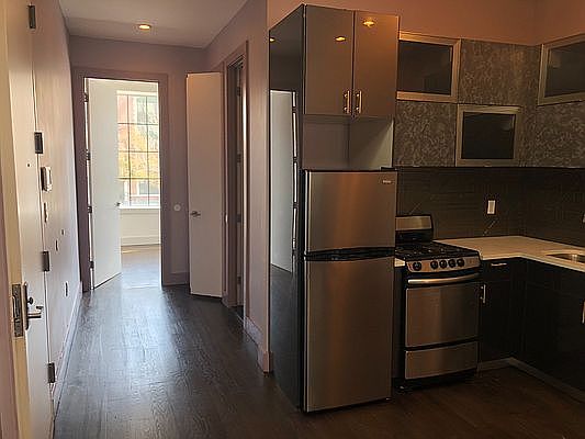 3rd image of 257 E 19th St #1