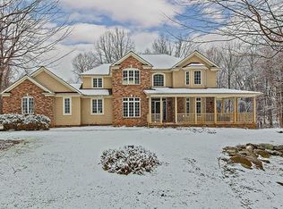 10785 Robert Ln, Chagrin Falls, OH 44023 | Zillow