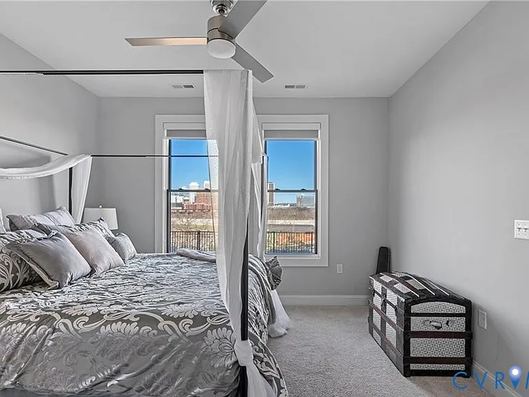 444 W 6th St — Photo 26