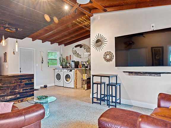 5th image of 837 SW 28th Street