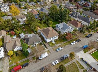 2321 Shakespeare St, Victoria, BC V8R 4G4