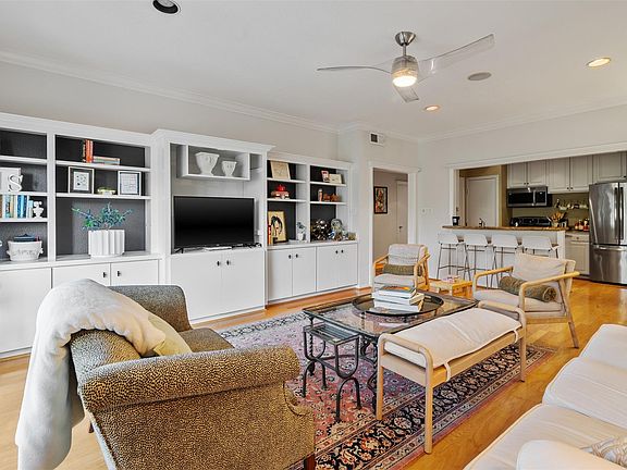 2nd image of 2425 Underwood St APT 360