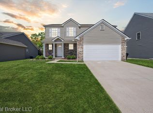 2143 Gunnison Ln, Monroe, MI 48162