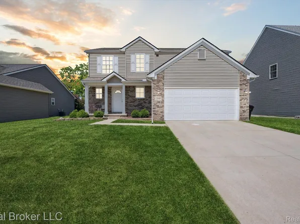 2143 Gunnison Ln, Monroe, MI 48162