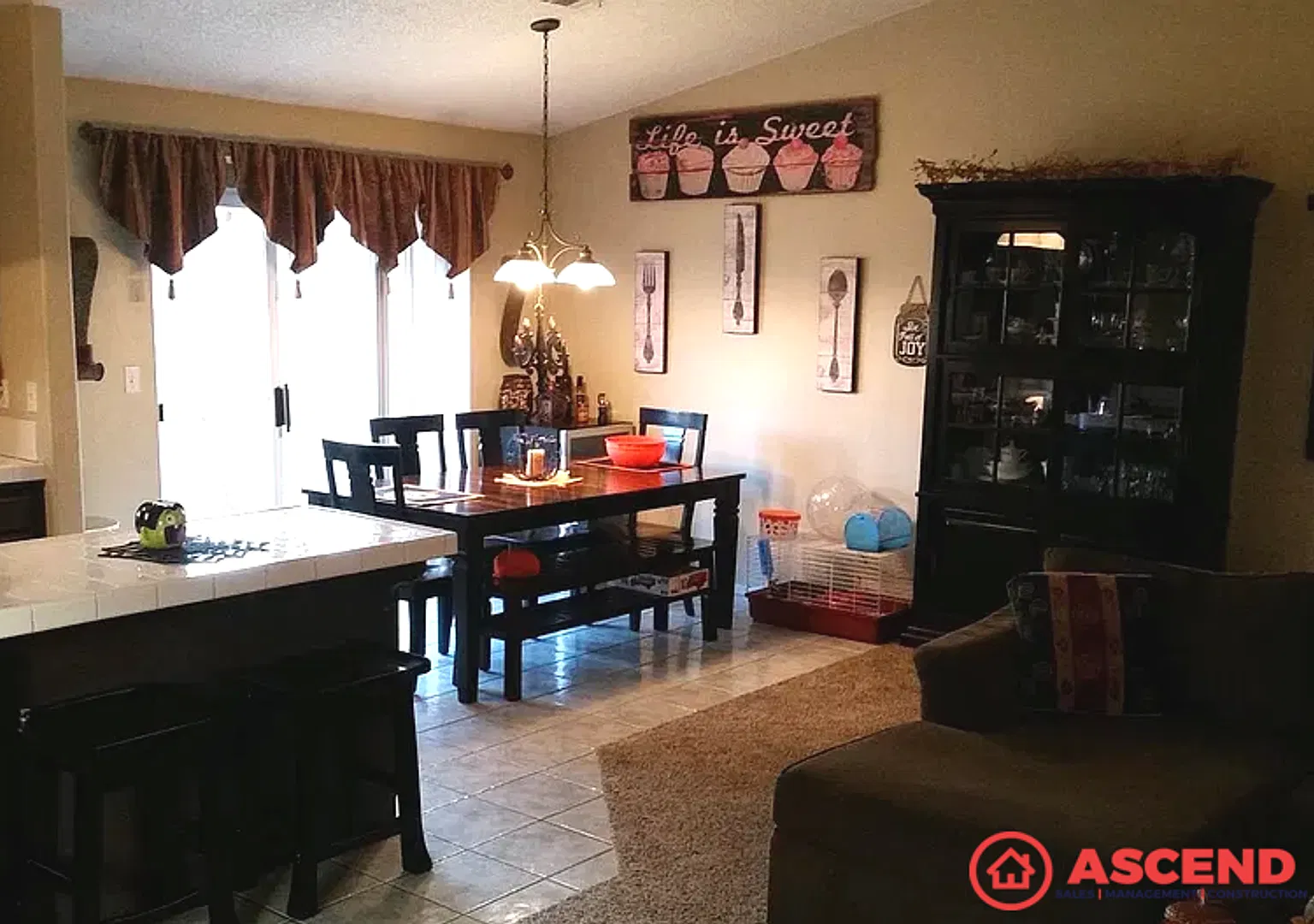 Comfortable 3BD/2BA Home in Bakersfield's Desirable 93312 Fully Equipped & Pets Welcome! — Photo 3