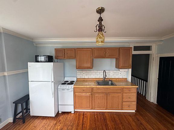 2nd image of 102 S King St #3