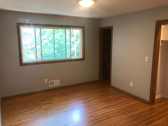 5th image of 3023 Taylor St NE #2