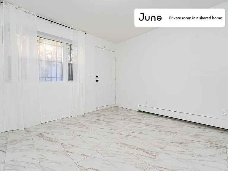 329 Pulaski St #B — Photo 2