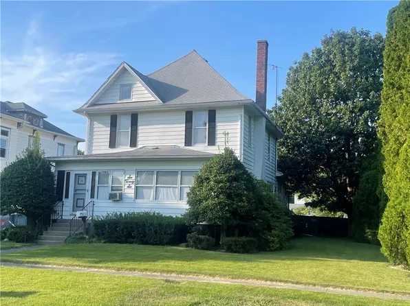 626 E Washington St, Hoopeston, IL 60942