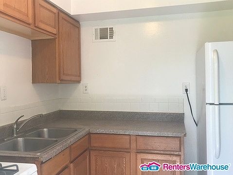 5th image of 3915 Cranberry Ln