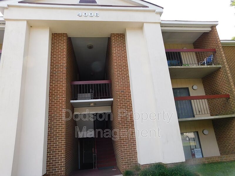 1st image of 4006 Governors Sq APT 10