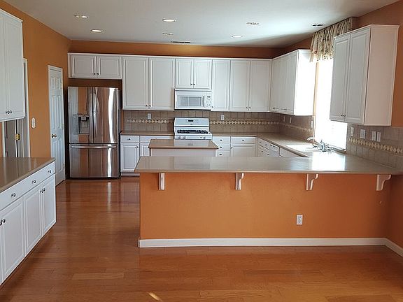 5th image of 2301 S Creekside Dr
