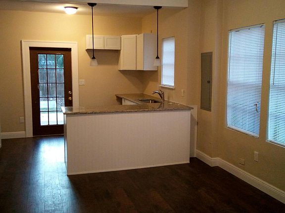 3rd image of 226 Leon Ave