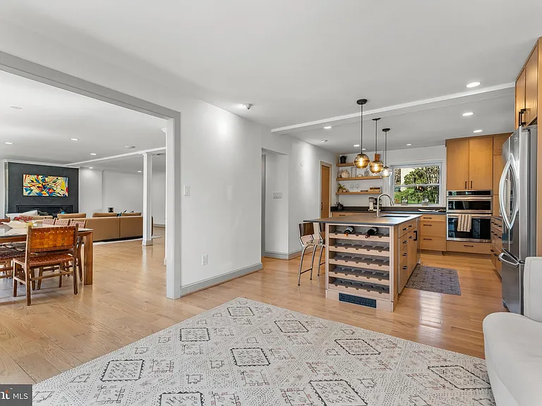 2820 Ellicott St NW — Photo 13