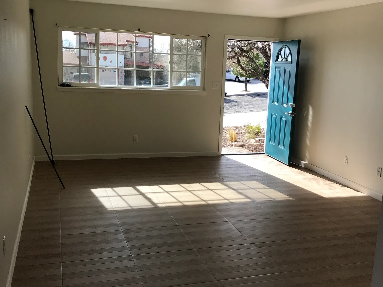 2 bed, 1000 sqft, $1,250 — Photo 2