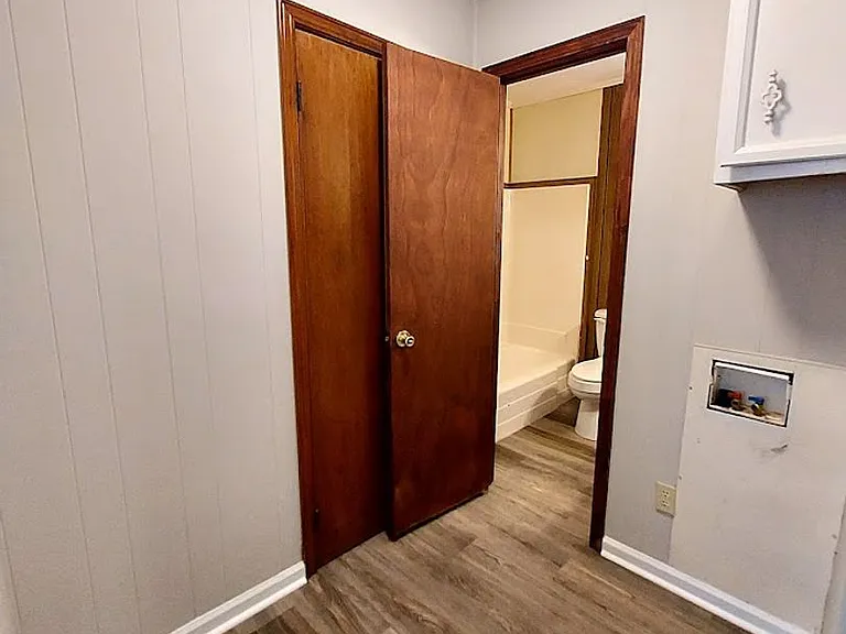 305 Club Rd — Photo 2