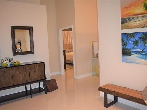 5th image of 238 Coral Trace Cir E