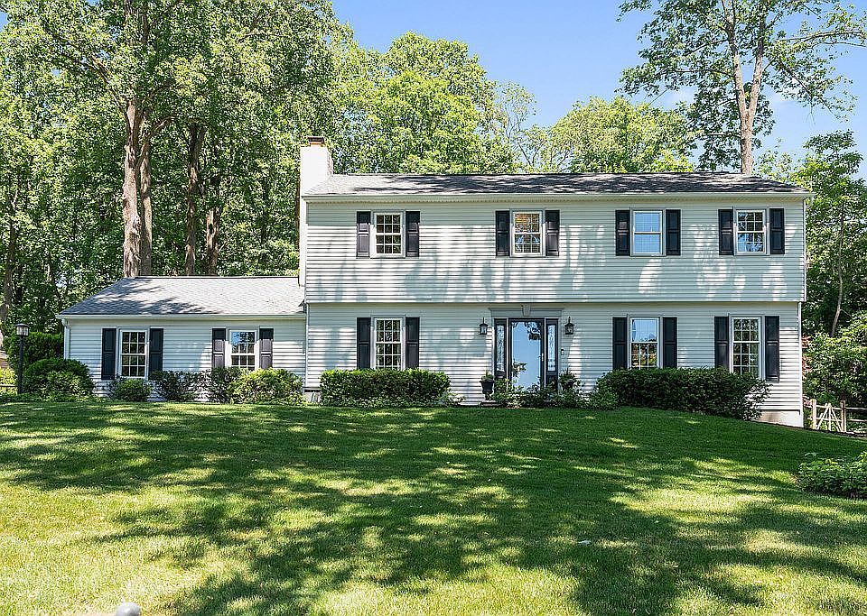 1st image of 430 Brookwood Dr