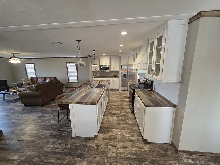 1242 N Alameda Rd — Photo 6