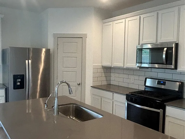 215 Dusty Bridle Ln — Photo 7