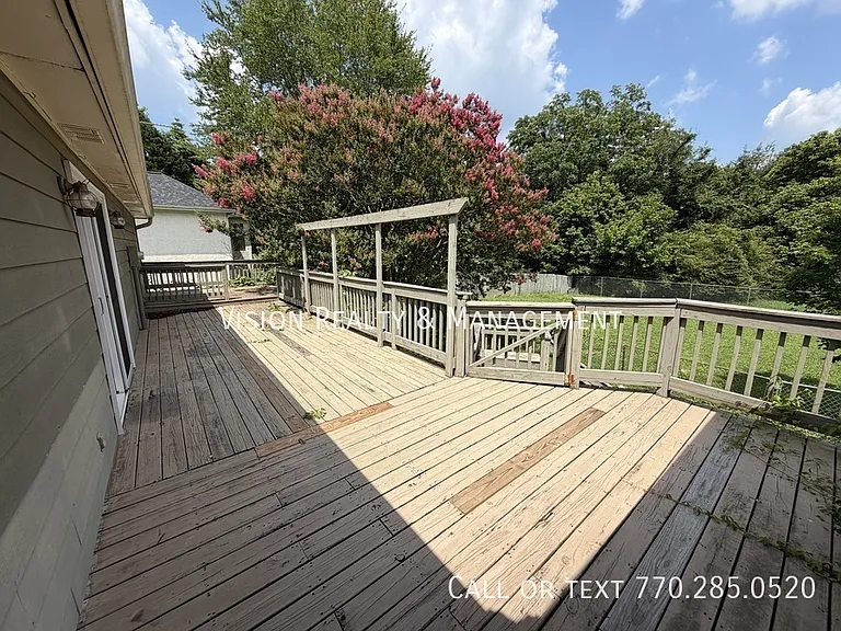 131 Hunters Way — Photo 19