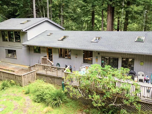 17560 Redwood Springs Drive, Fort Bragg, CA 95437