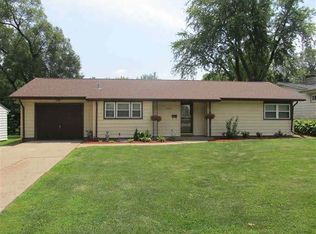 1427 Lincoln Rd, Bettendorf, IA 52722