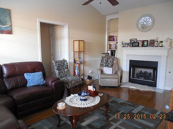 3rd image of 3 Bradley Ct #3
